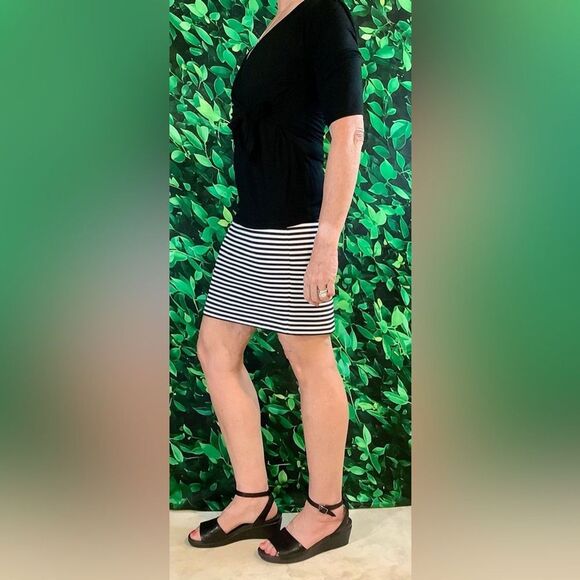🖤 LOFT Black & White Striped Mini Pencil Skirt – Size Small - Picture 10 of 12